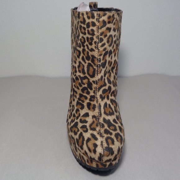 BCBG BCBGeneration Size 5.5 M VANCE Leopard Print Wedge Boots New Women's Shoes - Picture 5 of 13